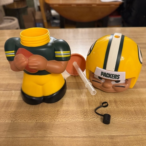 TM NFL Green Bay Packers Big Sip 3D H2O Quarterback Bottle 16 oz 5"x10" - Picture 6 of 7